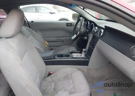 2005 Ford Mustang V6 Deluxe/V6 Premium из США, поврежденный, VIN 1ZVFT80N755211201